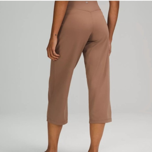 Lululemon Align™ Super-High-Rise Wide Leg Crop 23" in Cacao - Picture 3 of 7